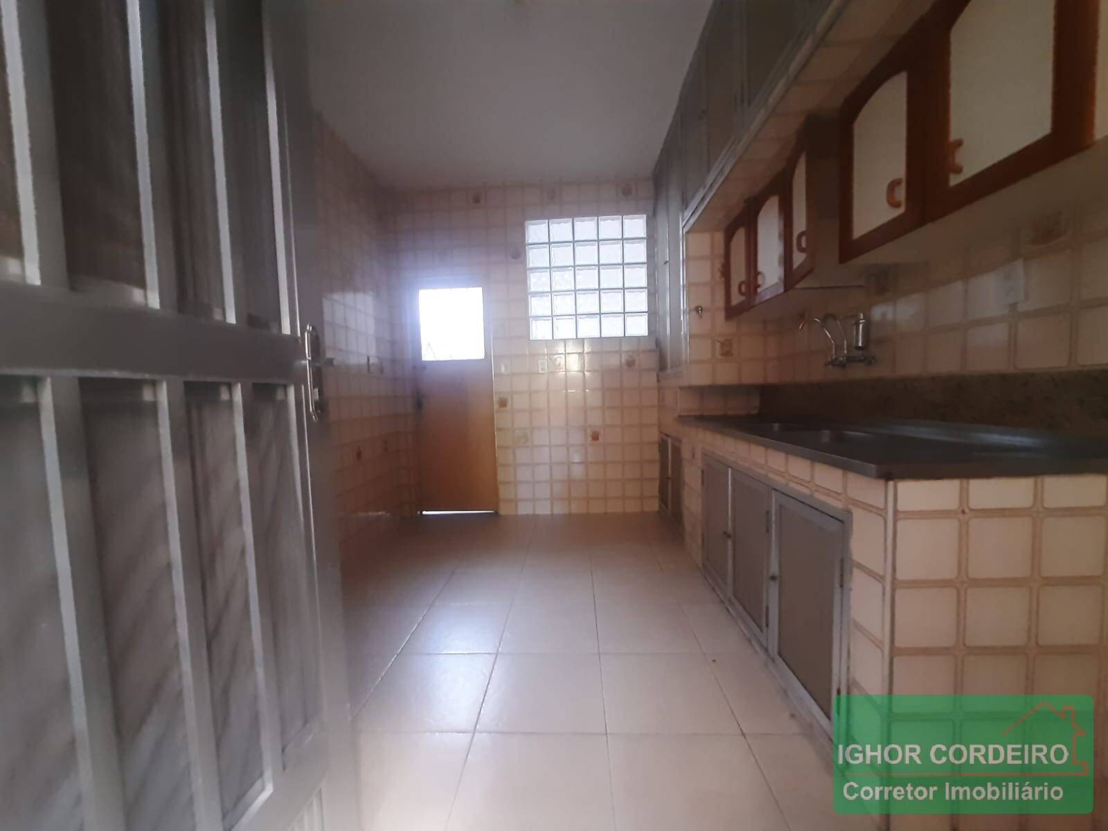 Casa de Condomínio à venda com 3 quartos, 250m² - Foto 7