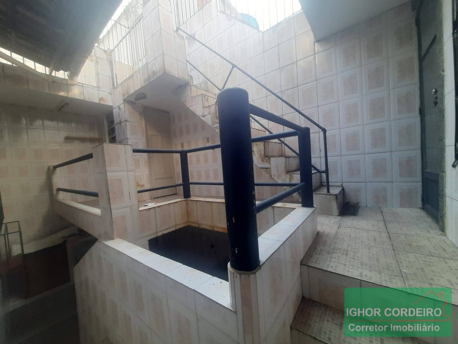 Casa de Condomínio à venda com 3 quartos, 250m² - Foto 9